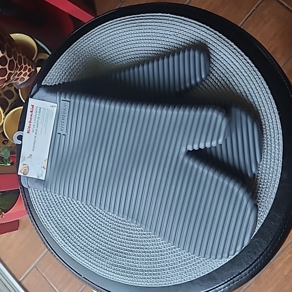 KitchenAid Silicone Oven Mitts